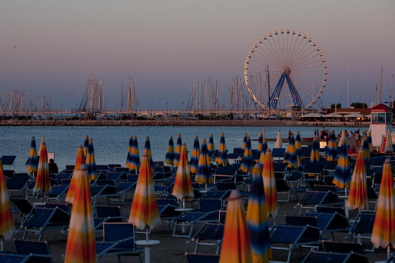 Hotel Betty Rimini Kültér fotó